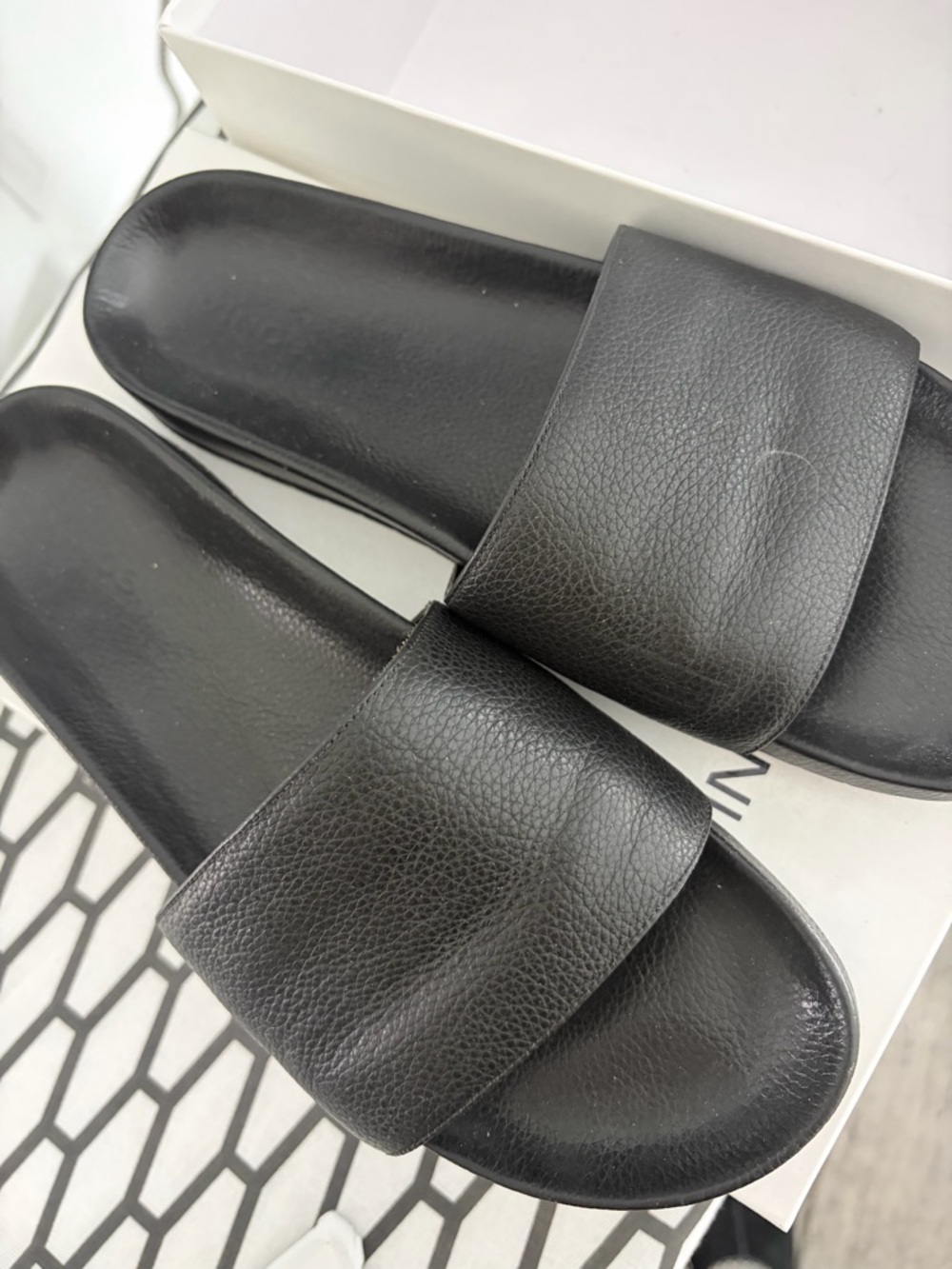 Women’s Black Slide Sandals - Comfortable Everyday Slip-Ons size 10